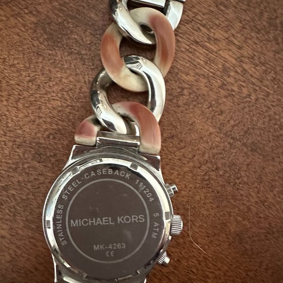 Michael Kors Silver Link Water - Picture 3 of 4